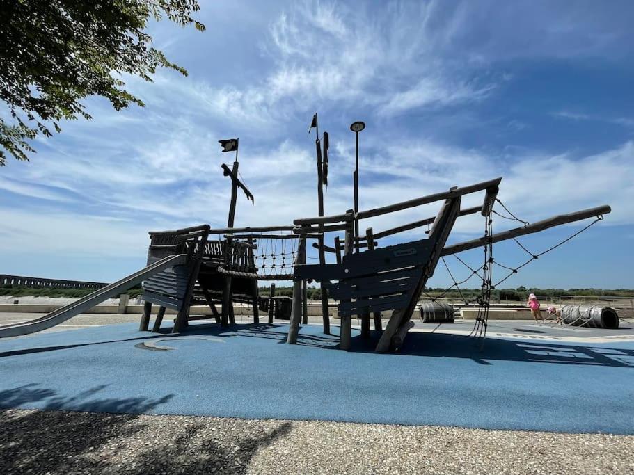 فيلا Charentaise 6-8 Personnes Avec Piscine Tonnay-Charente المظهر الخارجي الصورة